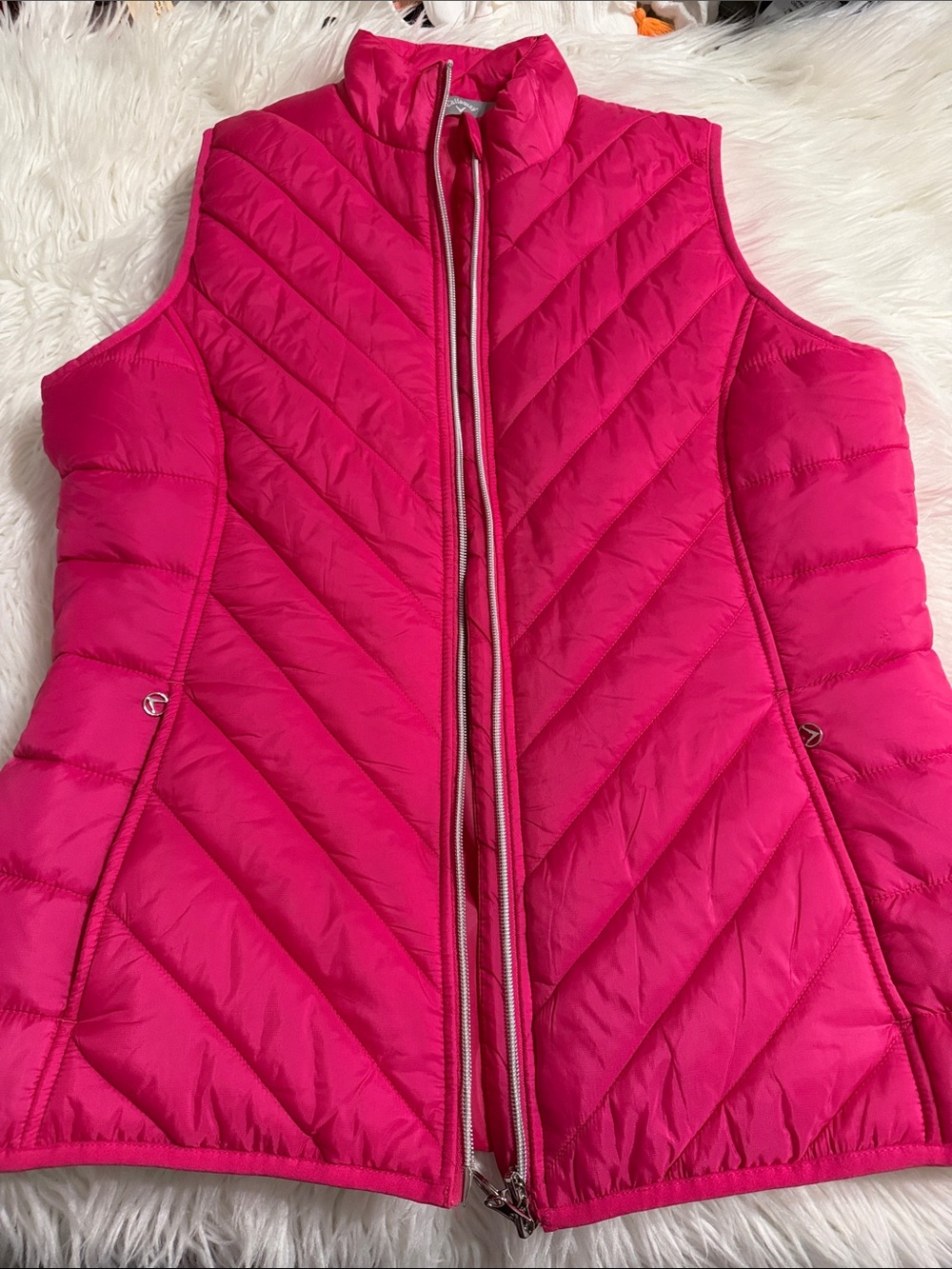 Callaway Bright Pink Quilted Puffer Vest size L 100% nylon length 27” bust 38” - Picture 7 of 8